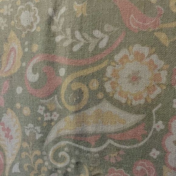 Soft, smooth purple-gray large floral scarf - Picture 5 of 6